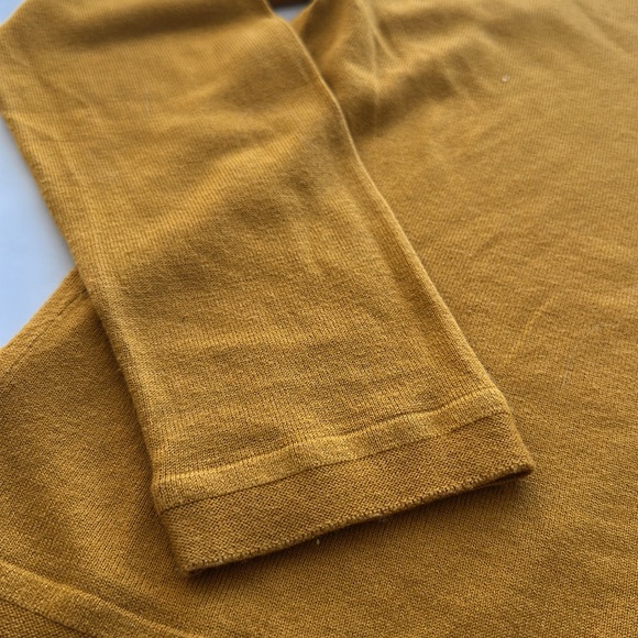 Benetton pumkin color turtleneck - Picture 4 of 9